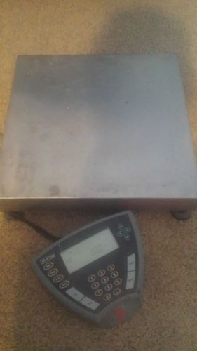 Ohaus Champ CQ100L with CD-33 Indicator Bench Scale USED