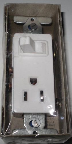 Eagle 3274W, Decorator Face, SP Quiet Switch &amp; Grounding Receptacle 15A-120V AC