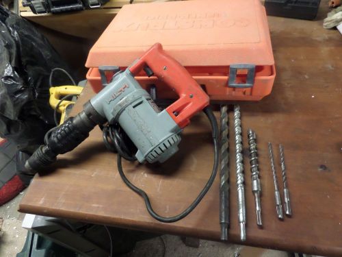 HILTI HAMMER DRILL TE17 ROTARY HAMMER DRILL 5 DRILL BITS AND A CASE. GREAT PIECE