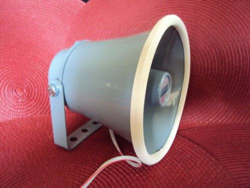 Speco all weather trumpet horn model spc-10     csi/speco slighty bent diam 6&#034; for sale