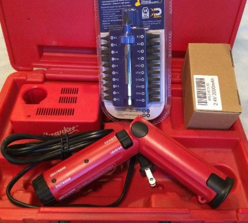 Heavy duty milwaukee 6546-1 cordless 2-speed screwdriver kit &amp; kobalt tip set for sale