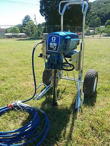 GRACO ULTRA MAX II 1095 PRO CONNECT PAINT SPRAYER WORKS GREAT HOSE AND GUN