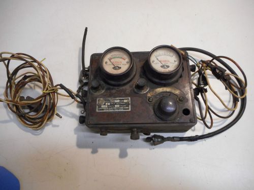 L2589- Vintage Preferred Electric T-4 Condersor &amp; Coil Tester w/ King Gauges