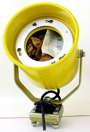 Phoenix sturdilite model 12-100 flood light nos yellow + mount takes par-38 bulb for sale