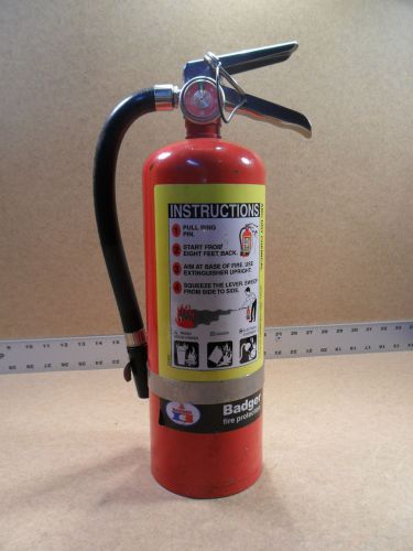 BADGER FIRE EXTINGUISHER, MODEL: B5M, ABC DRY CHEMICAL, NO SA-647150