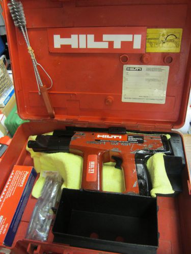 HILTI DX 451 POWER ACTUATED NAIL GUN, IN GOOD CONDITION, FAST SHIPPING