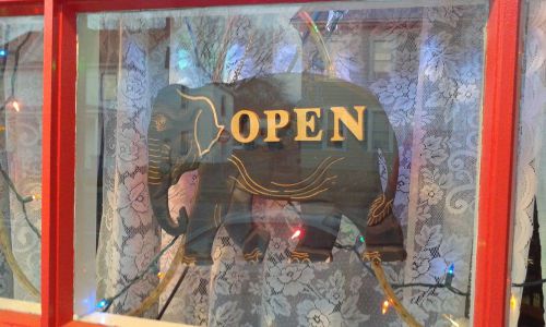 SIGN ELEPHANT &#039;OPEN&#039;