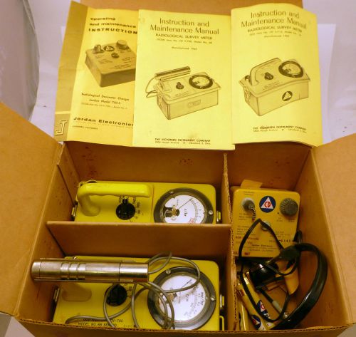 CD V777-1 Radiation detection kit Victoreen CDV-700 CDV-715 + booklets headphone