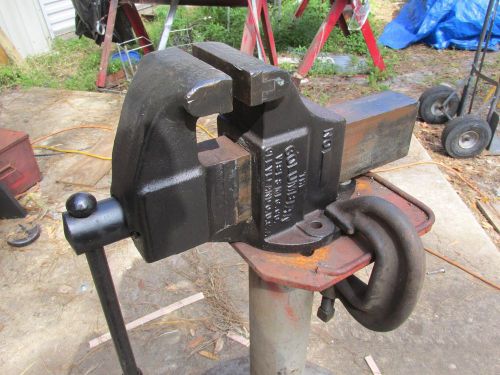 Columbian No, 504-1/2, Vise,4-1/2&#034; wide Machinist jaws,fixed base,good condition