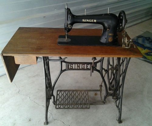 Vintage singer commercial sewing machine industrial 31-15 RARE treadle stand