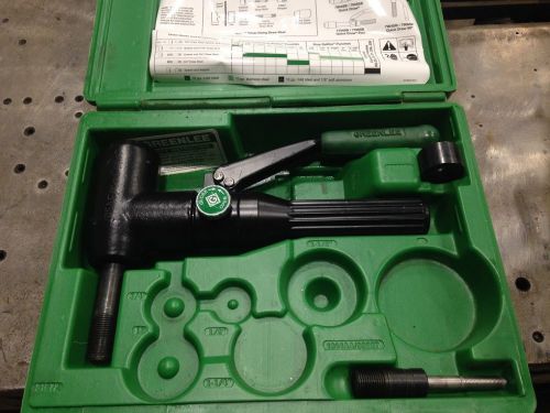 Greenlee 7904SB Quick Draw 90 degree Hydraulic Punch Knock Out Driver Hand Pump