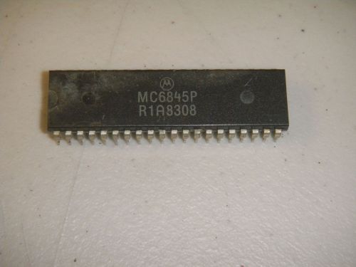 1 MOTOROLA MC6845P video controller  microprocessor chip  106-BX1-4