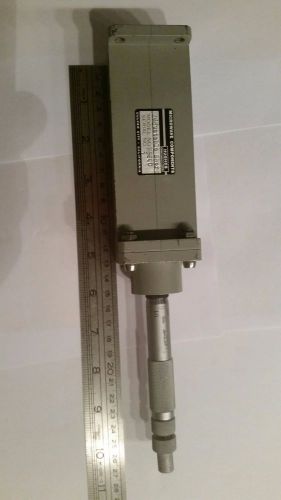 Hughes Waveguide Tunable Sliding short, Micrometer Drive H3200