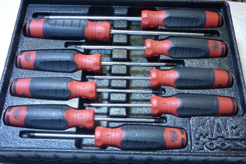 Mac Tools 9 Peice ScrewDriver Set  MAC TOOLS RED AND BLACK