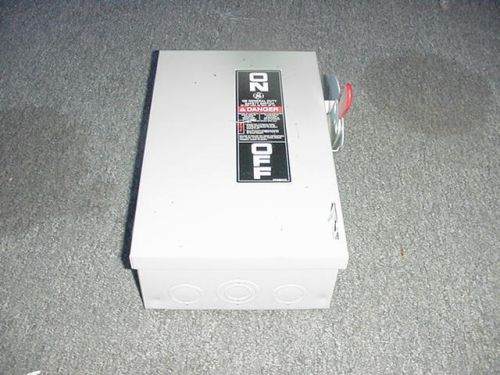 GE TGN3321 30A 30 A AMP 240V 3P 3W NON-FUSIBLE SAFETY DISCONNECT SWTICH NEW USA