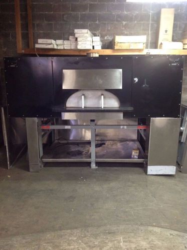 Earthstone woodfire oven pizza oven nat gas m:130-due-pag 2 years old for sale