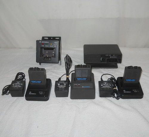 MOTOROLA PAGER &amp; CHARGER LOT - 3 PAGERS (H04UMC1222AC) &amp; 5 VARIOUS CHARGERS