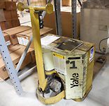 YALE WALK BEHIND PALLET TRUCK