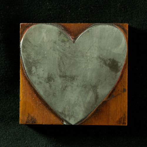 Heart Printing Block, 2 1/2&#034; x 2 3/4&#034;, Metal Mounted on Wood – Vintage