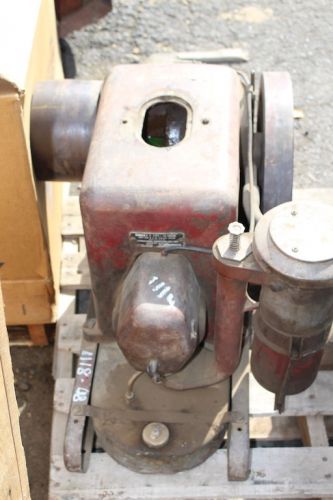 LA 1 1/2- 2 1/2 HP Hit and Miss Antique Engine International Harvestor