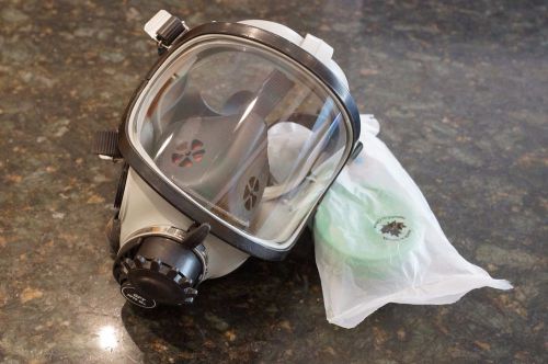 Vintage GPT F710 Full Face Mask w/ cartridges respirator gas dust mask mint cond