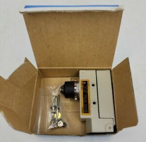 Omron ZE-N-2S Limit Switch  New Old Stock