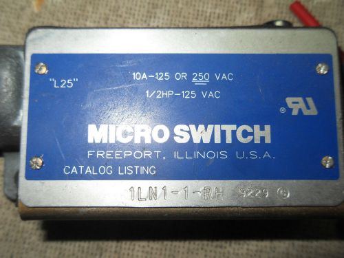 (RR6-4) 1 USED MICRO SWITCH 1LN1-1-RH SNAP SWITCH