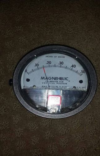 Dwyer Magnahelic Gauge - Series 2000 - Model # 2000-0 - Range = 0-0.50&#034;