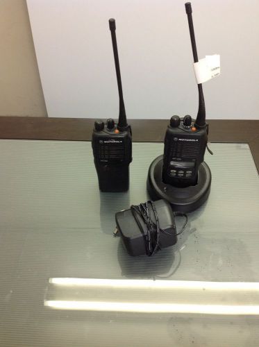 Motorola HT1250 &amp; HT750 w/ clips &amp; charger FREE SHIPPING!! (668)