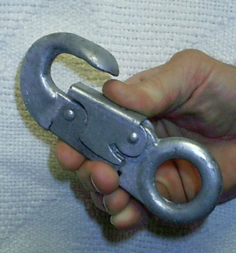 Industrial heavy duty locking safety snap hooks - steel for sale