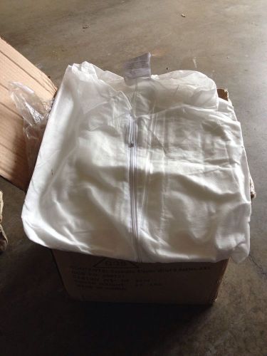 4xl 100% polypropylene disposable white coveralls (case of 25) new zipper front for sale