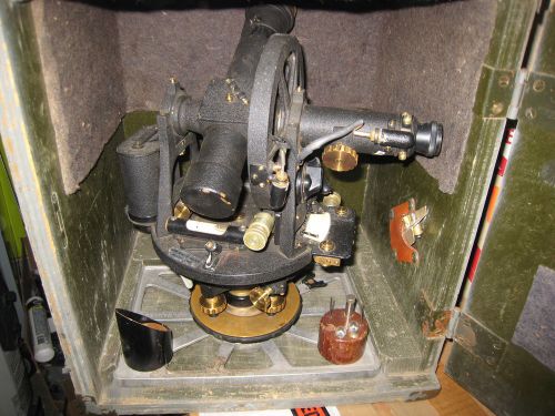 David White Co Theodolite Milwaulkee 11597 in box with key