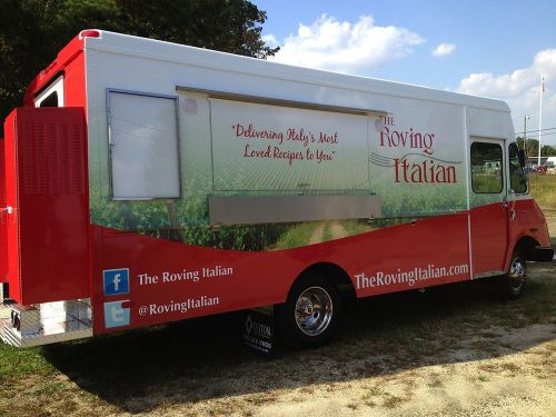 mobile food truck/fully equipped mobile kitchen