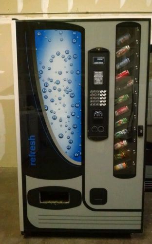 VendNet CB700 Can/Bottle Vending Machine