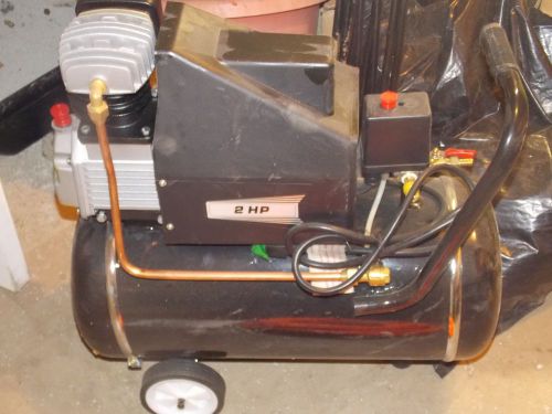 Air compressor 2 hp 6-1/2 gallon with hose for sale