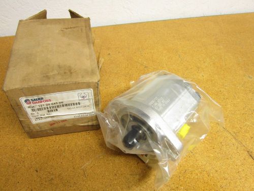 SAUER DANFOSS SNM2/17 C10B LFU1 121.20.045.00 Gear Motor 81401997/20 New