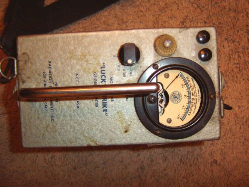 LUCKY STRIKE GEIGER COUNTER MODEL 106B