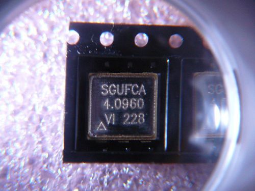 VECTRON SGUFCA-4M096 VCXO Crystal Oscillator 5V 4.096MHz CMOS TTL **NEW** 2/PKG
