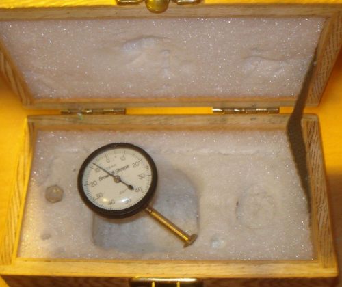 BROWN &amp; SHARPE NO. 7040 DIAL INDICATOR .001 IN GRADS 0-50-0- READING 0.20 MAX