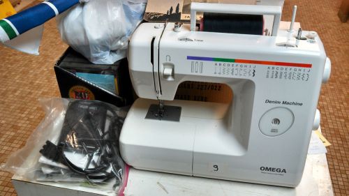 Mint Omega HD Industrial Denim Sewing Machine 7100 w Foot Controller, Warranty