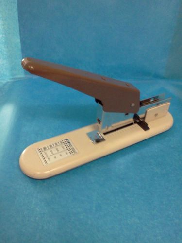 Heavy duty EXP NO 90042 stapler 100 sheet Great condition