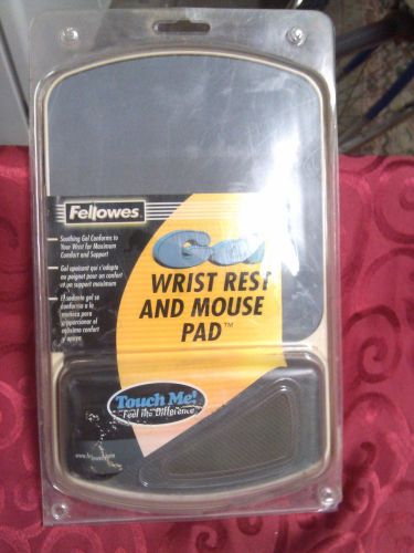 Fellowes easy glide gel wrist rest and mouse pad &#034;new&#034; for sale