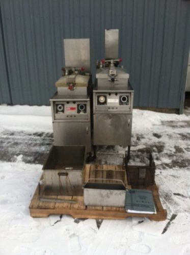 LOT OF 2 HENNY PENNY PRESSURE FRYERS M500 - MUST SELL! SEND ANY ANY OFFER!