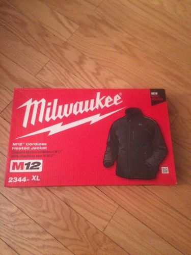 Milwaukee m12 cordless men&#039;s heated jacket xl 2344--new for sale