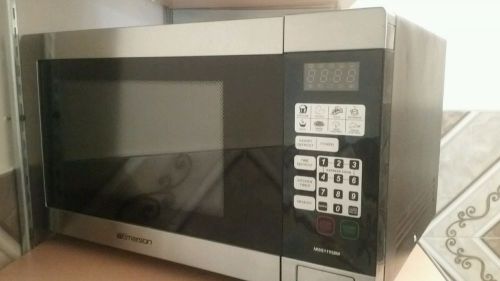 Emerson MW1161SB 1000 Watts Microwave Oven