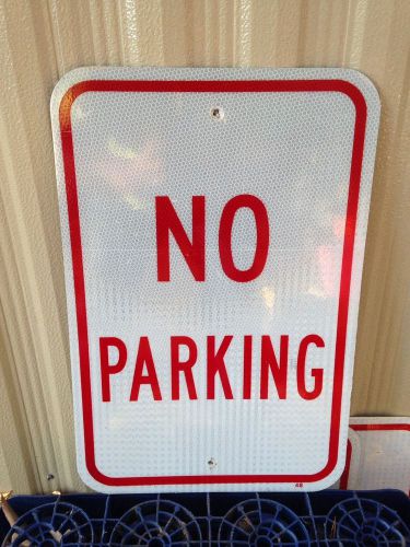NO PARKING SIGN 12&#034; x 18&#034; METAL SIGN IN GOOD CONDITION