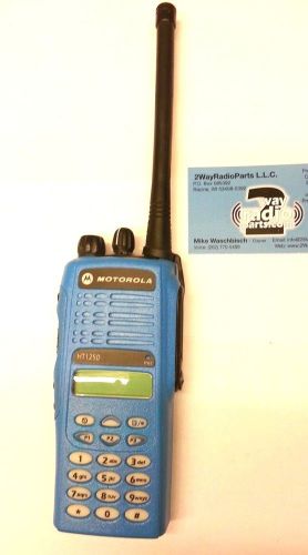 MOTOROLA HT1250 VHF radio 136-174 Mhz Full Keypad in Blue Housing with Antenna