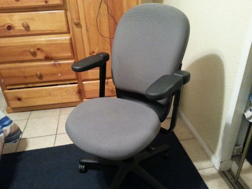 RARE 4611311 STEELCASE Office chair loaded with ADJUSTMENTS Gray Fabric