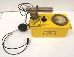 WWII GEIGER COUNTER by Anton Electronic Labs Civil Defense ODCM V-700 Model 6