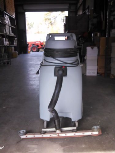 Betco Workman Wet/Dry Vacuum 20 gallon Janitorial Equipment